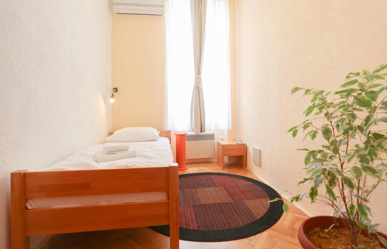 Pigeon Square Rooms Sarajevo Bagian luar foto